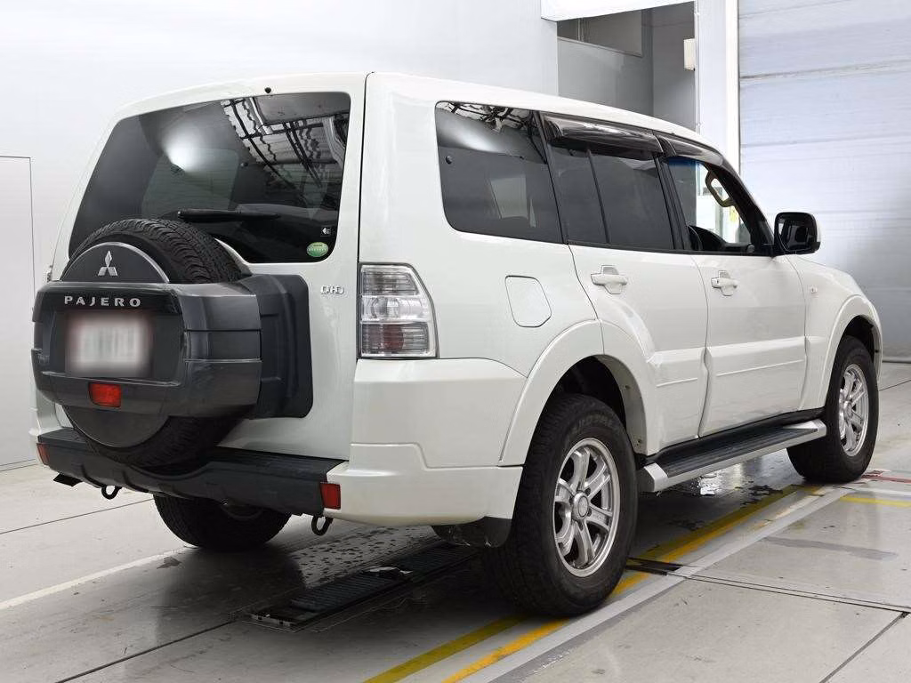 MITSUBISHI PAJERO