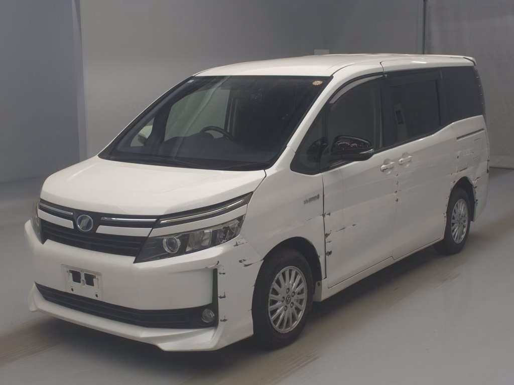 TOYOTA VOXY