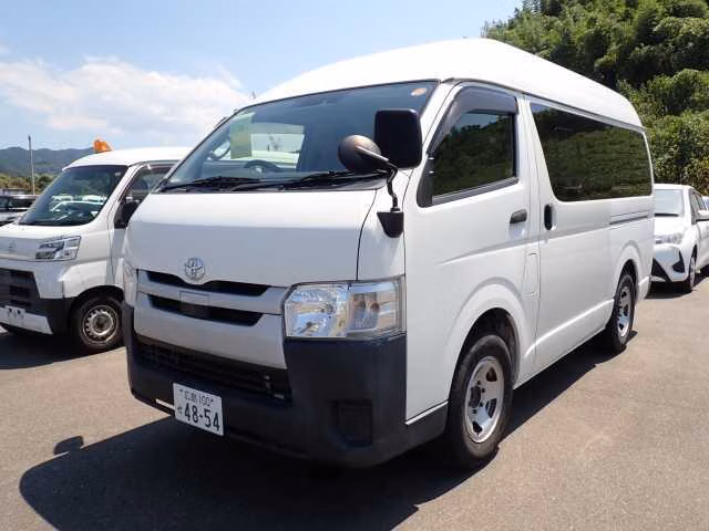 TOYOTA REGIUS ACE