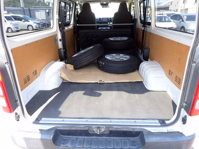 TOYOTA REGIUS ACE