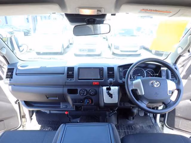 TOYOTA REGIUS ACE