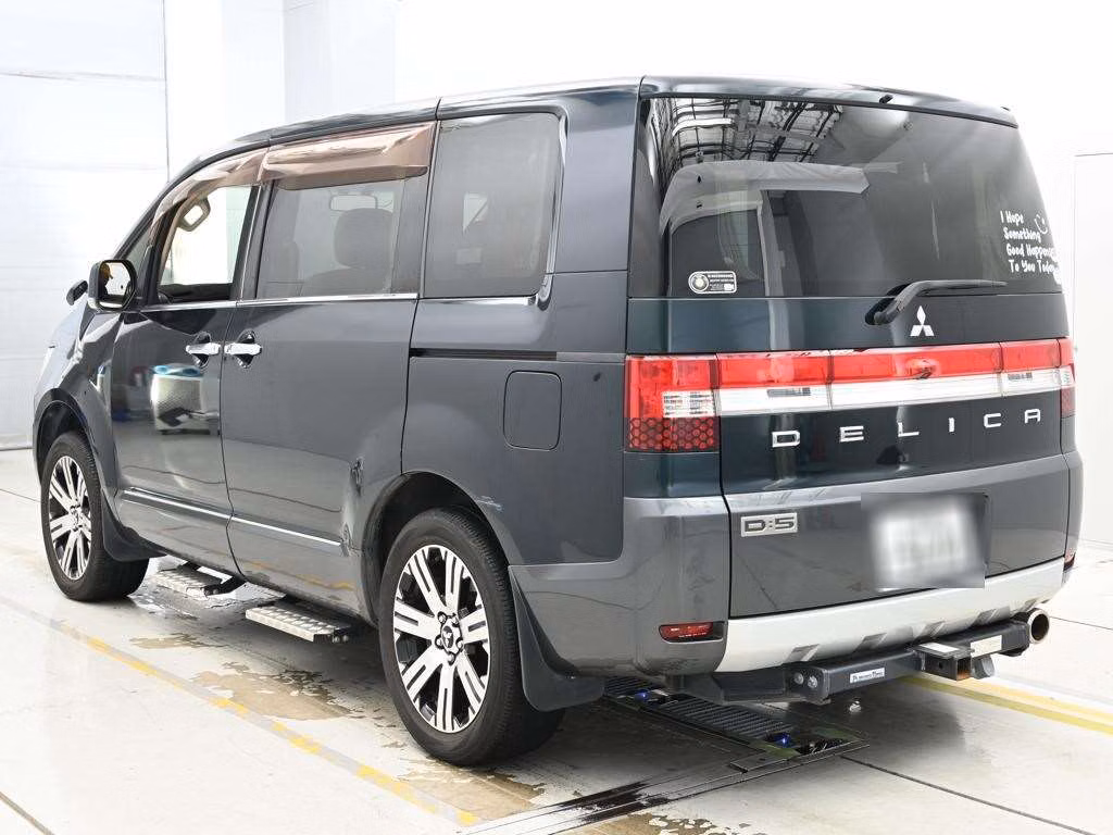 MITSUBISHI DELICA D:5