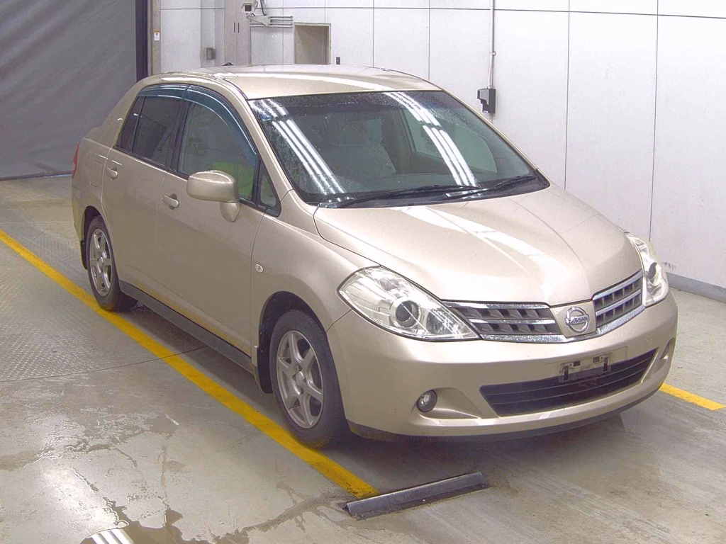 NISSAN TIIDA LATIO