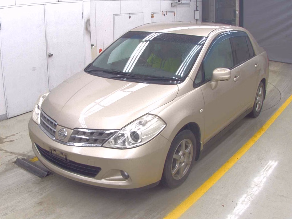 NISSAN TIIDA LATIO