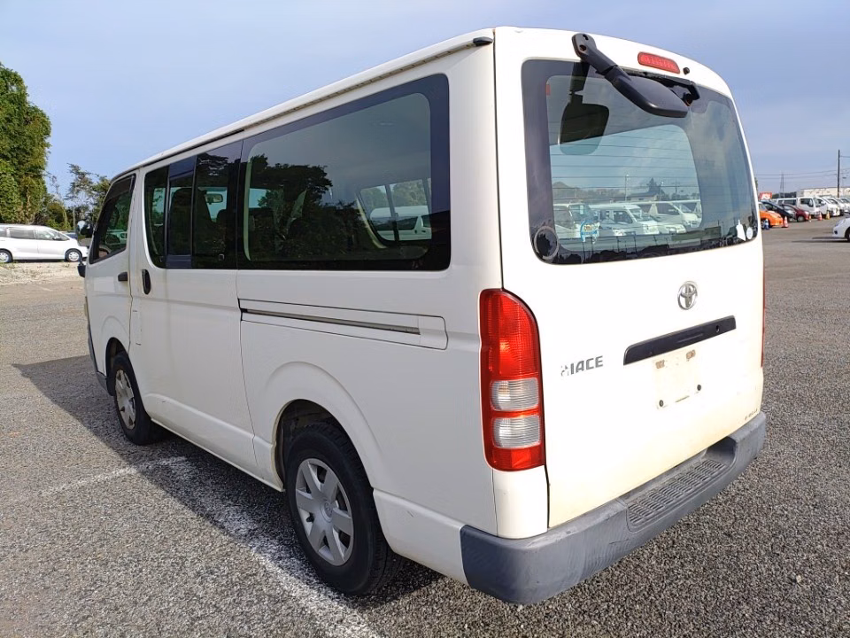 TOYOTA REGIUS ACE
