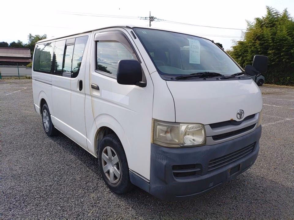 TOYOTA REGIUS ACE