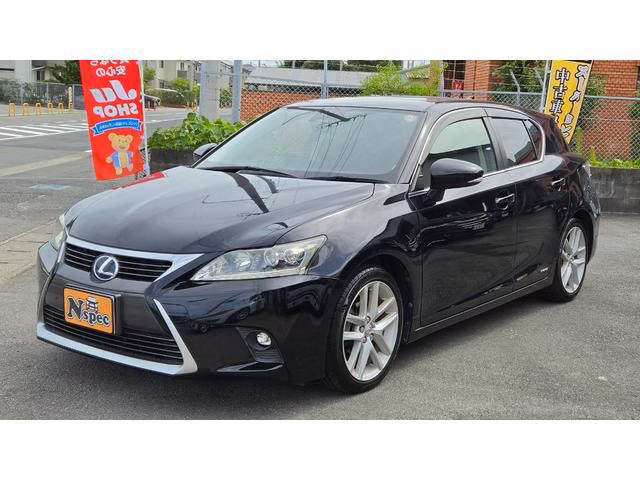 Lexus CT200h
