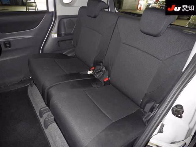 MITSUBISHI DELICA D:2