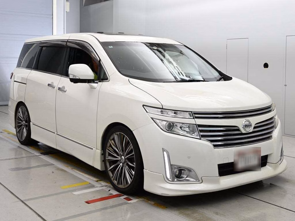 NISSAN ELGRAND