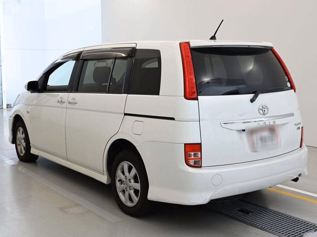 TOYOTA ISIS