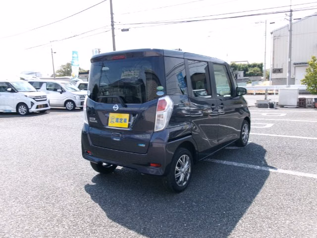 NISSAN DAYZ ROOX