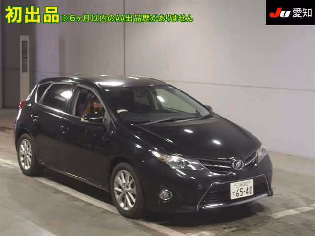 TOYOTA AURIS