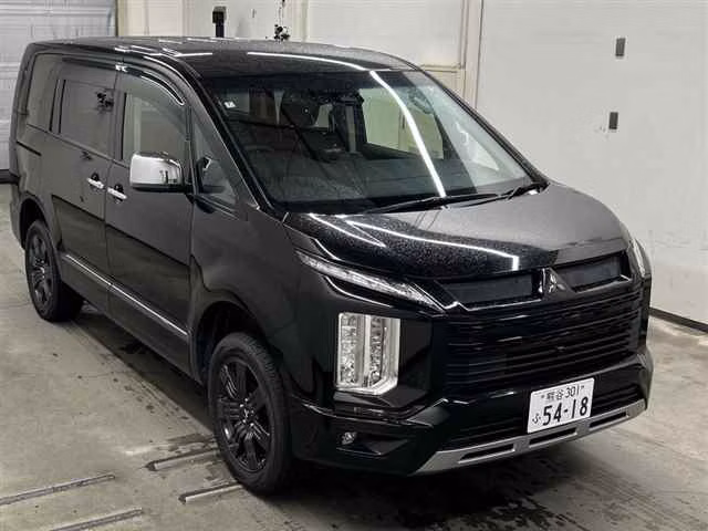 MITSUBISHI DELICA D:5