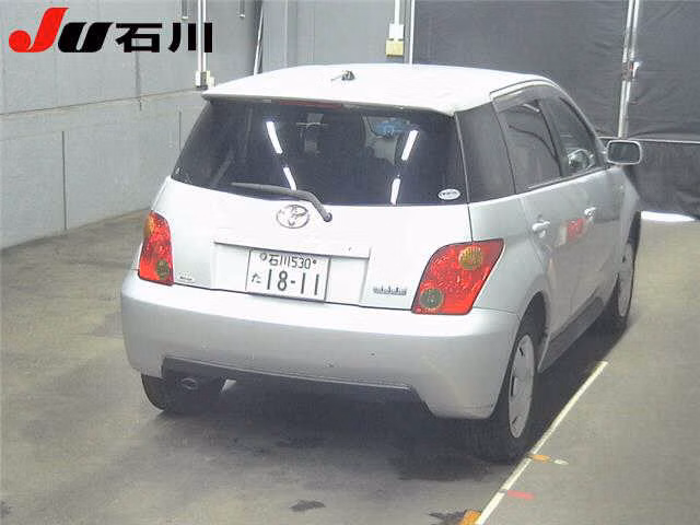 TOYOTA IST