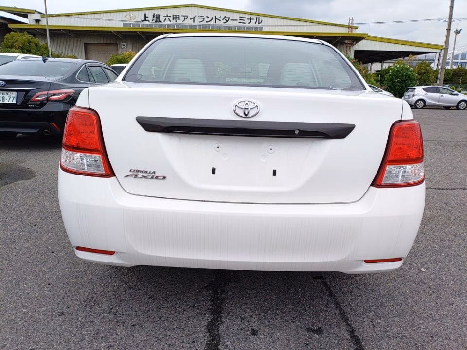 TOYOTA COROLLA AXIO