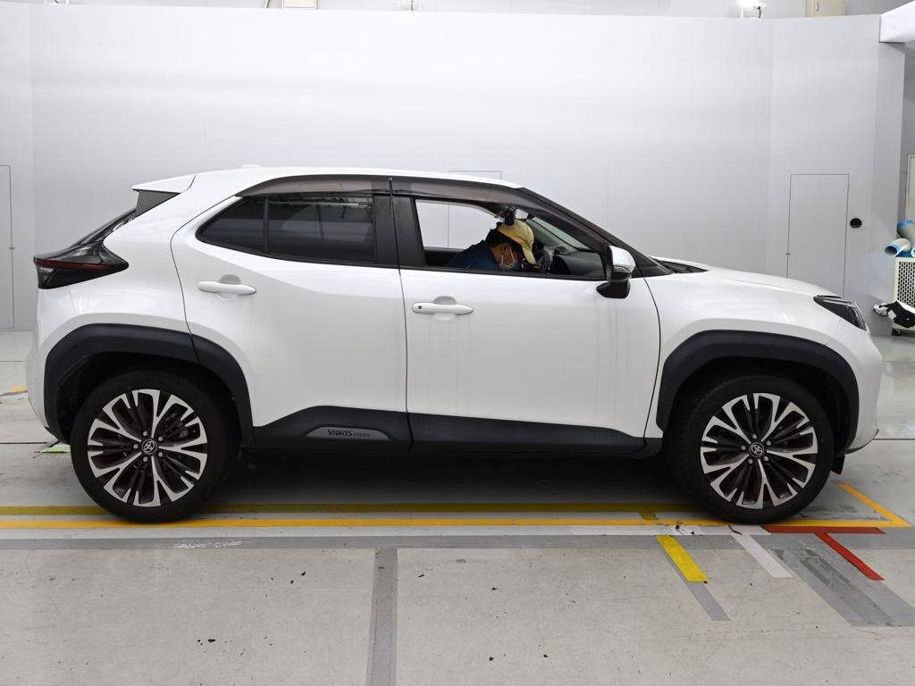 TOYOTA YARIS CROSS