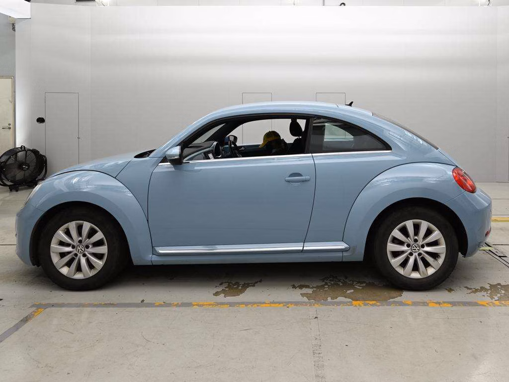 VOLKSWAGEN BEETLE