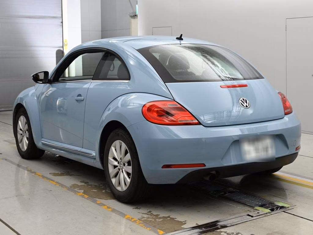 VOLKSWAGEN BEETLE