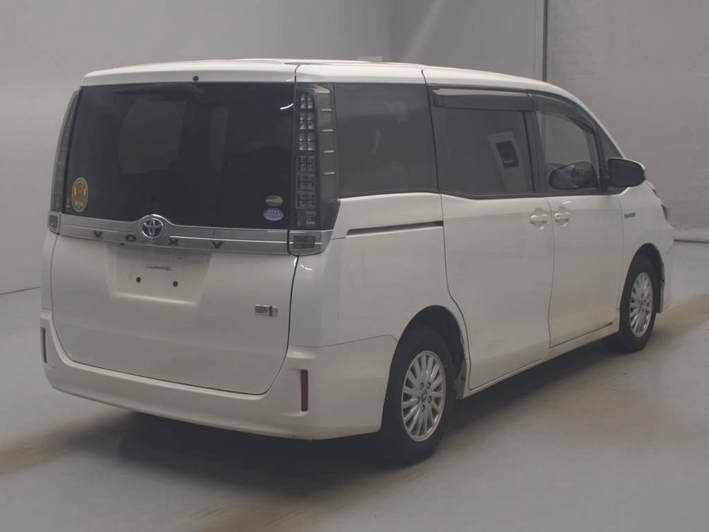 TOYOTA VOXY