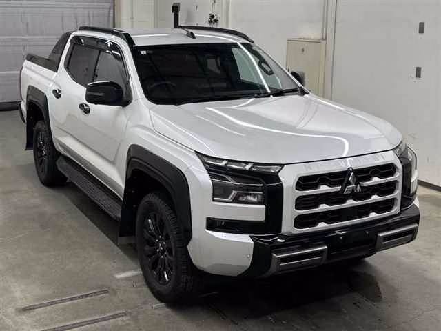 MITSUBISHI TRITON