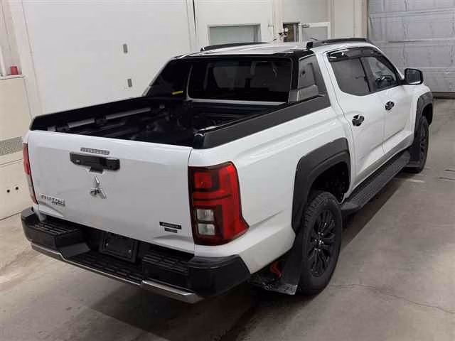 MITSUBISHI TRITON