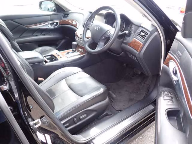 NISSAN FUGA
