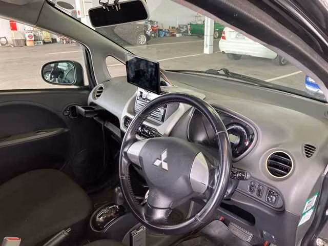 MITSUBISHI I