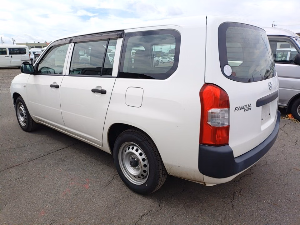 MAZDA FAMILIA