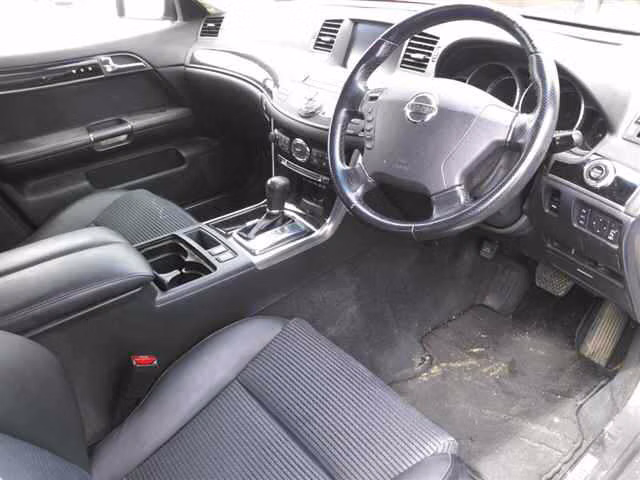 NISSAN FUGA