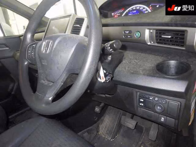 HONDA FREED SPIKE