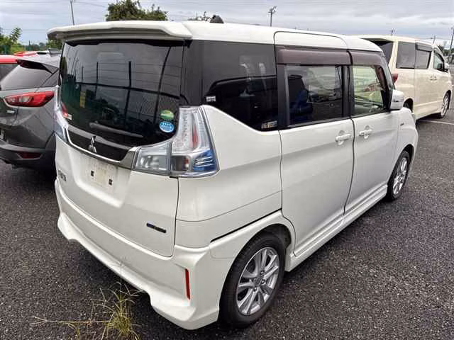 MITSUBISHI DELICA D:2