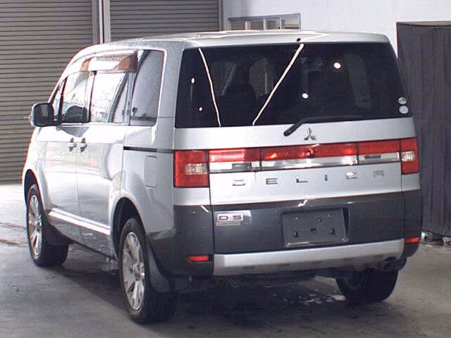 MITSUBISHI DELICA D:5