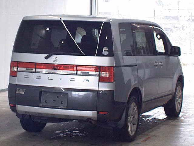 MITSUBISHI DELICA D:5