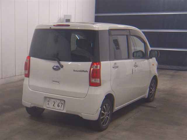 SUBARU LUCRA