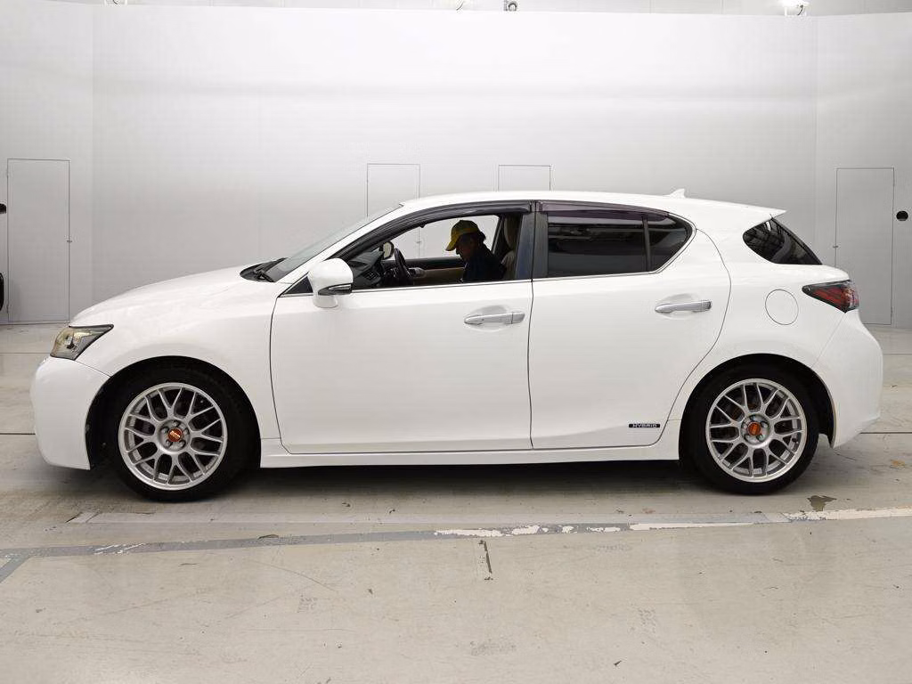 LEXUS CT200H