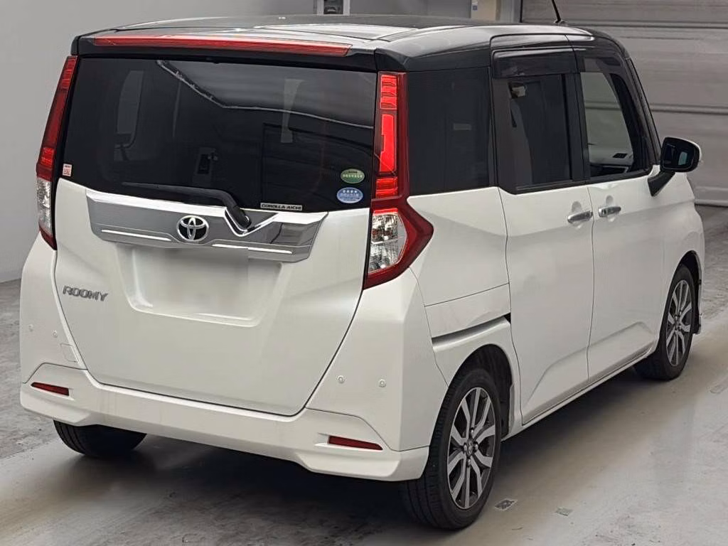 TOYOTA ROOMY