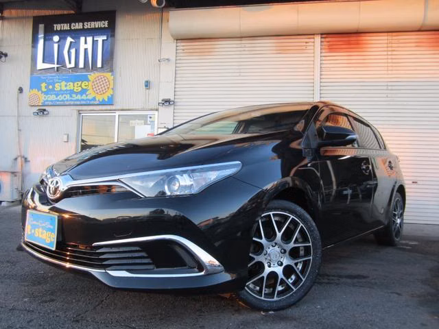 TOYOTA AURIS