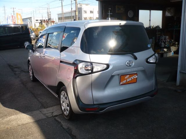 TOYOTA SIENTA