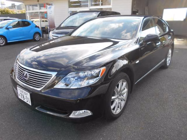 LEXUS LS600H