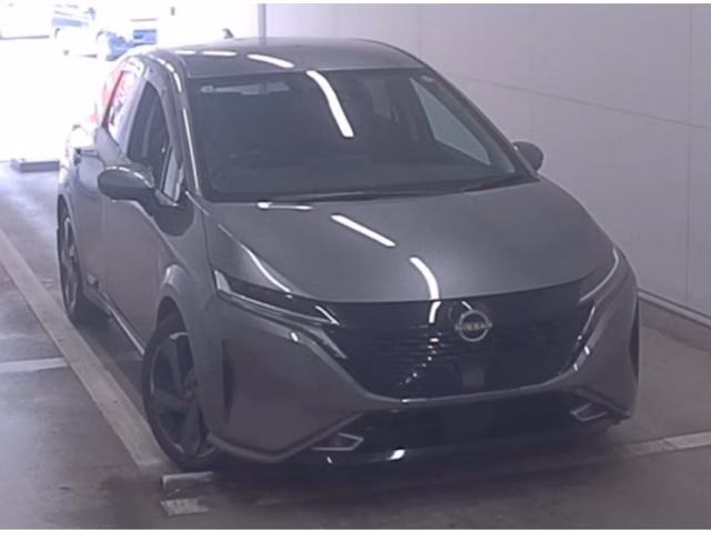 Nissan Aura
