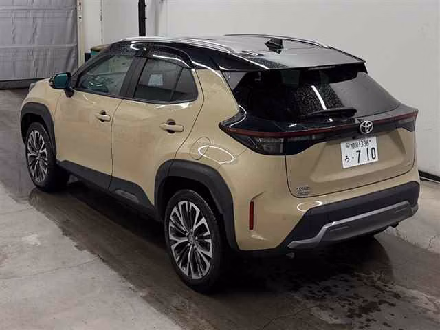TOYOTA YARIS CROSS