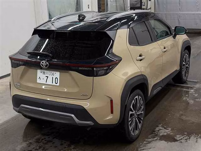 TOYOTA YARIS CROSS