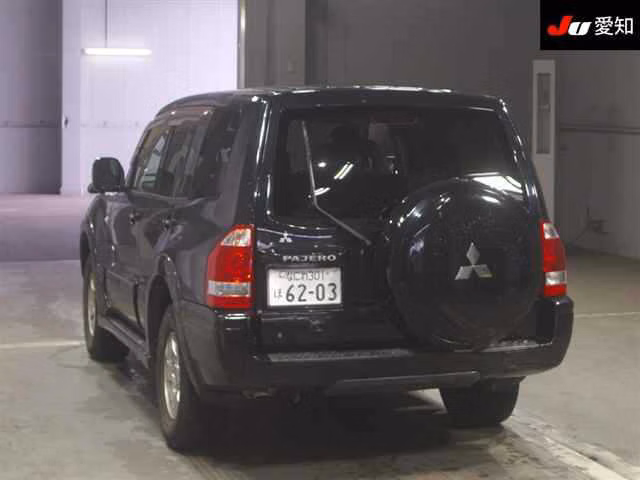 MITSUBISHI PAJERO