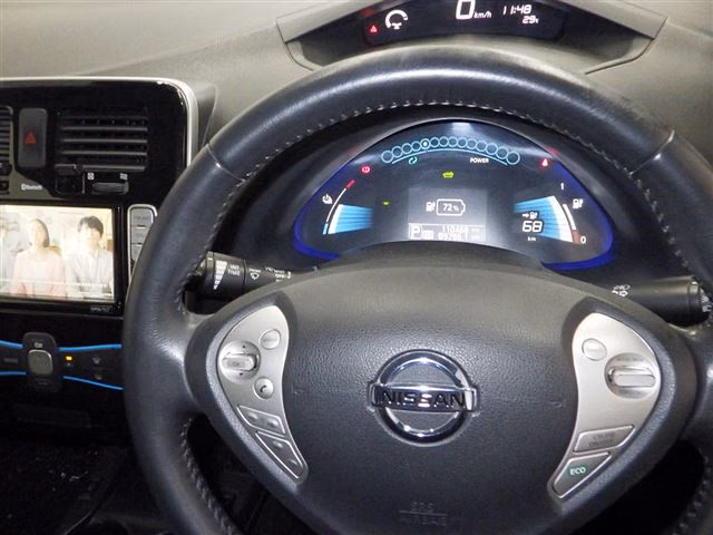 NISSAN LEAF