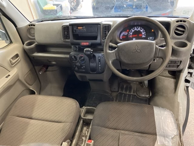 MITSUBISHI MINICAB