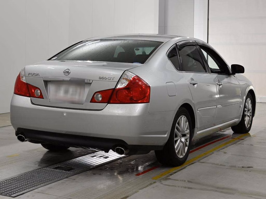 NISSAN FUGA