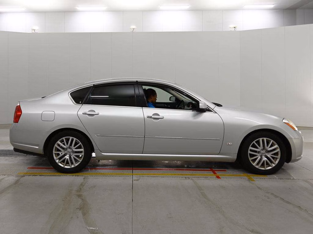 NISSAN FUGA