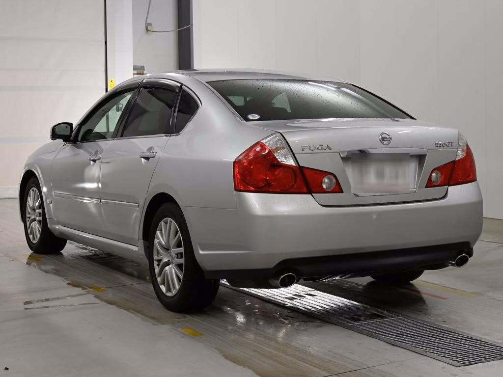 NISSAN FUGA