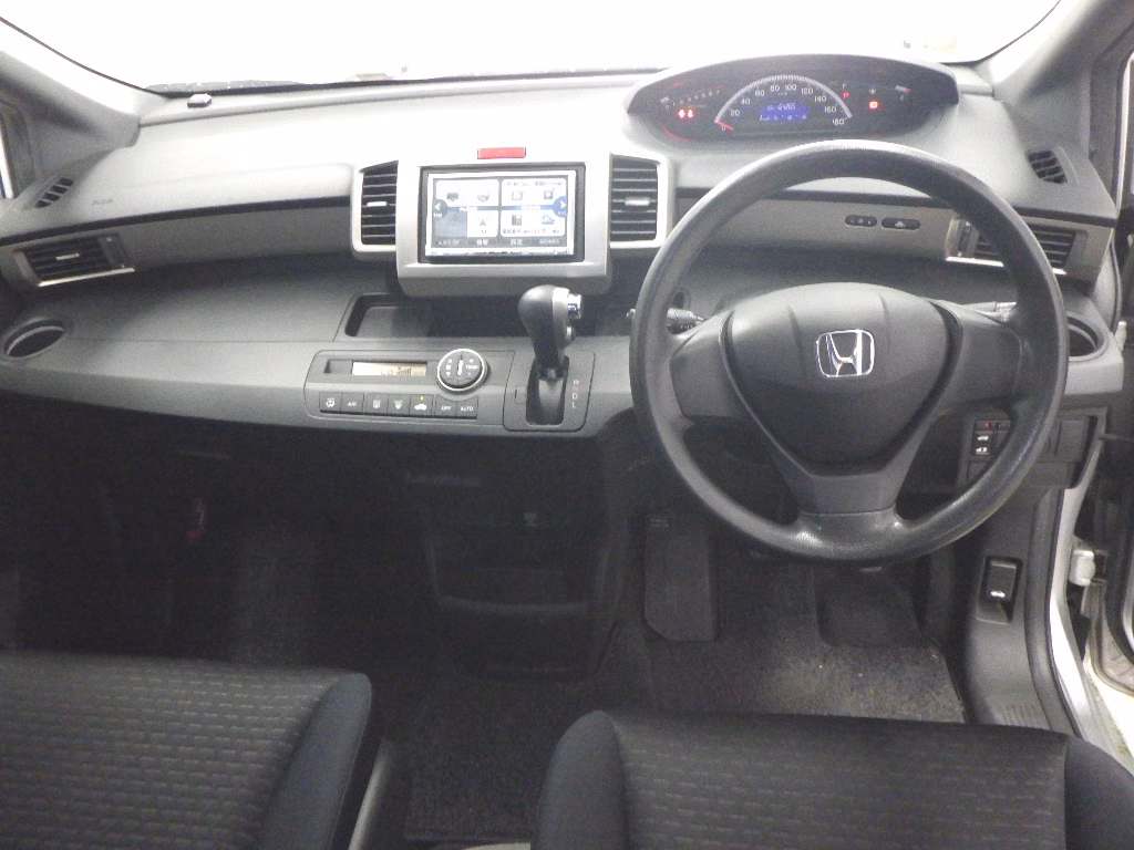 HONDA FREED SPIKE