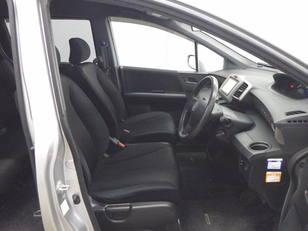 HONDA FREED SPIKE
